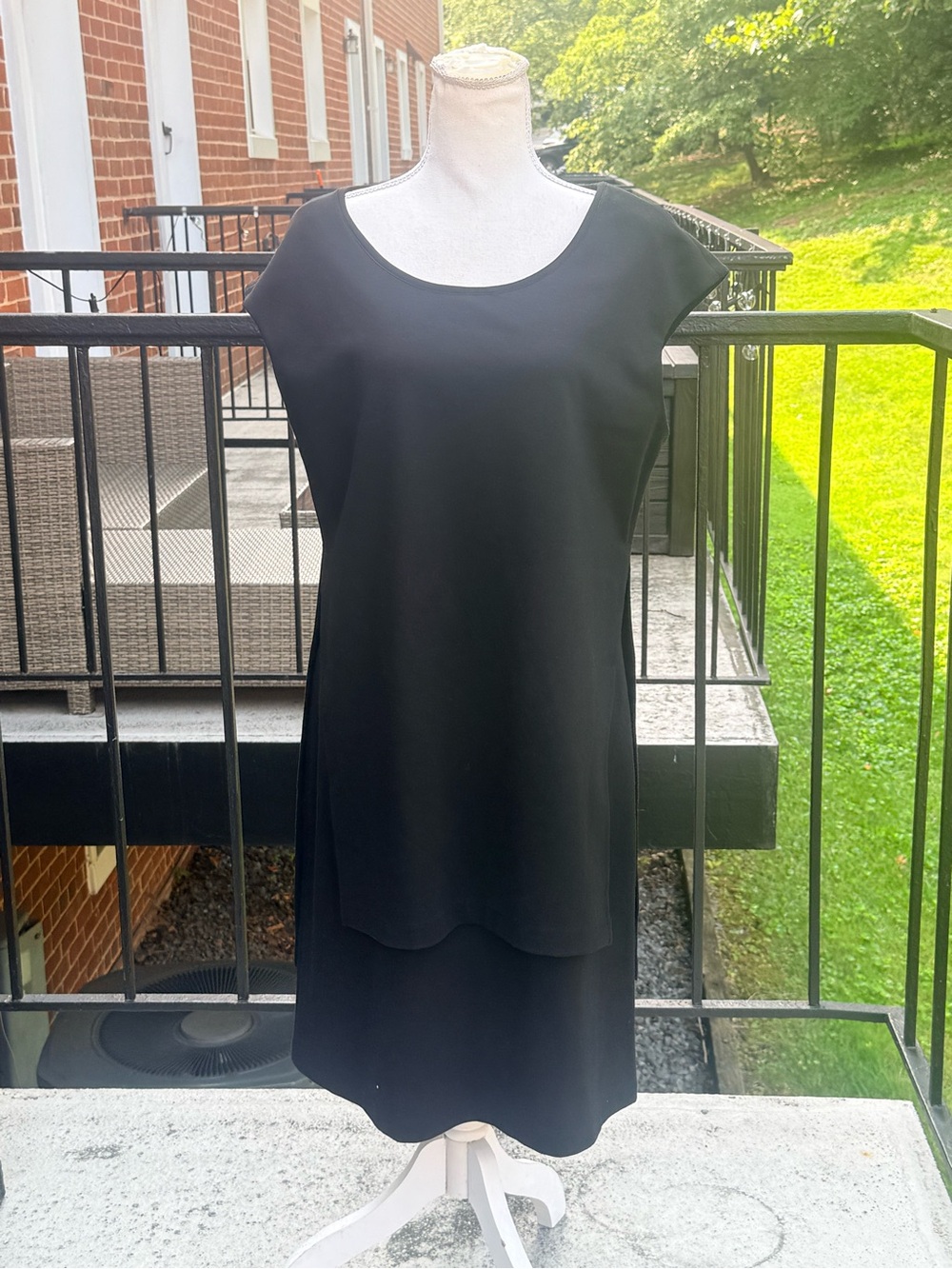 Sleek black Lafayette 148 New York layered shift dress. Size Large - Picture 2 of 10